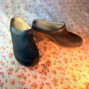 Dansko Sammy Black Nubuck Leather Studded Clogs - Size 8